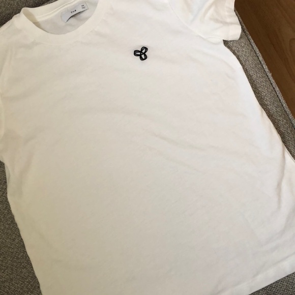 BRAND NEW XS TNA SHIRT - Picture 2 of 2